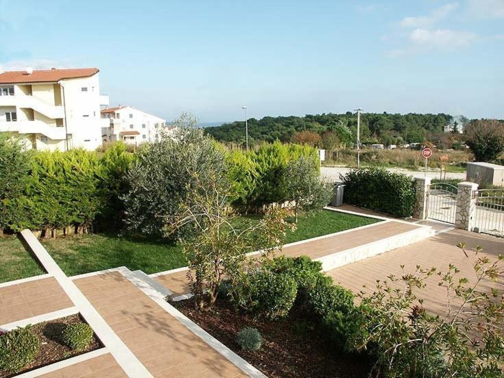 Apartments Villa Fernetich Premantura Buitenkant foto