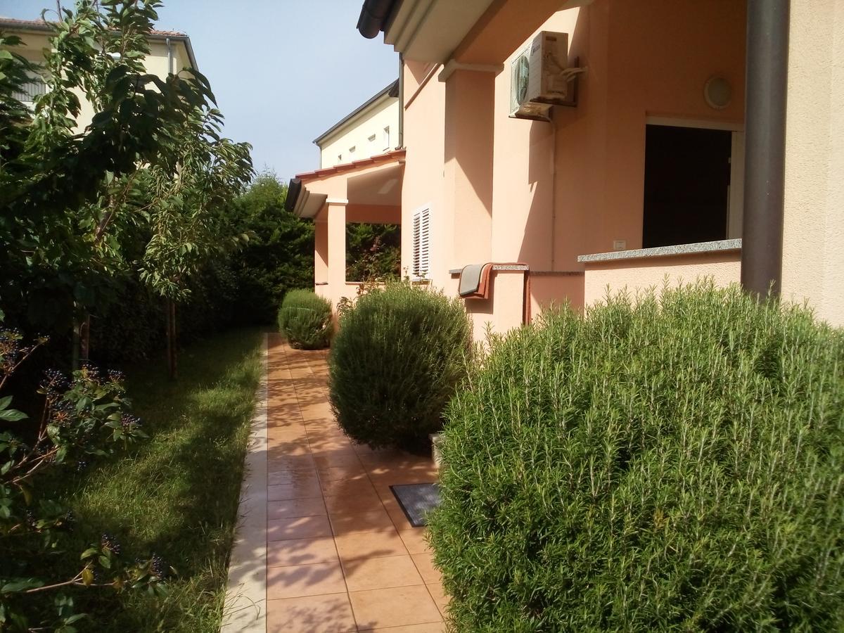 Apartments Villa Fernetich Premantura Buitenkant foto