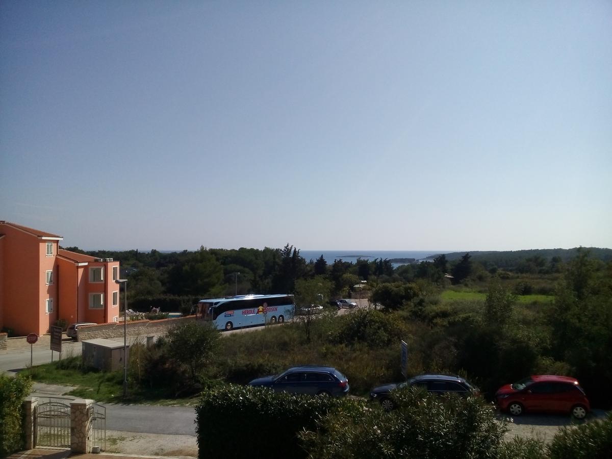 Apartments Villa Fernetich Premantura Buitenkant foto