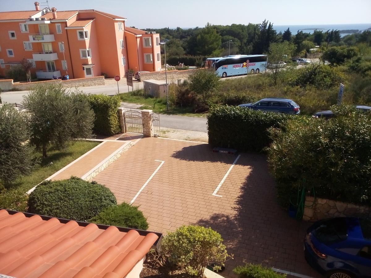 Apartments Villa Fernetich Premantura Buitenkant foto